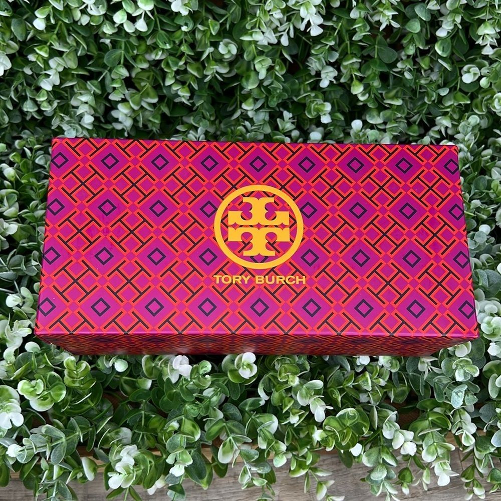 Tory Burch Shoe Box with Tissue Paper Gift Box / Decor - Picture 5 of 12
